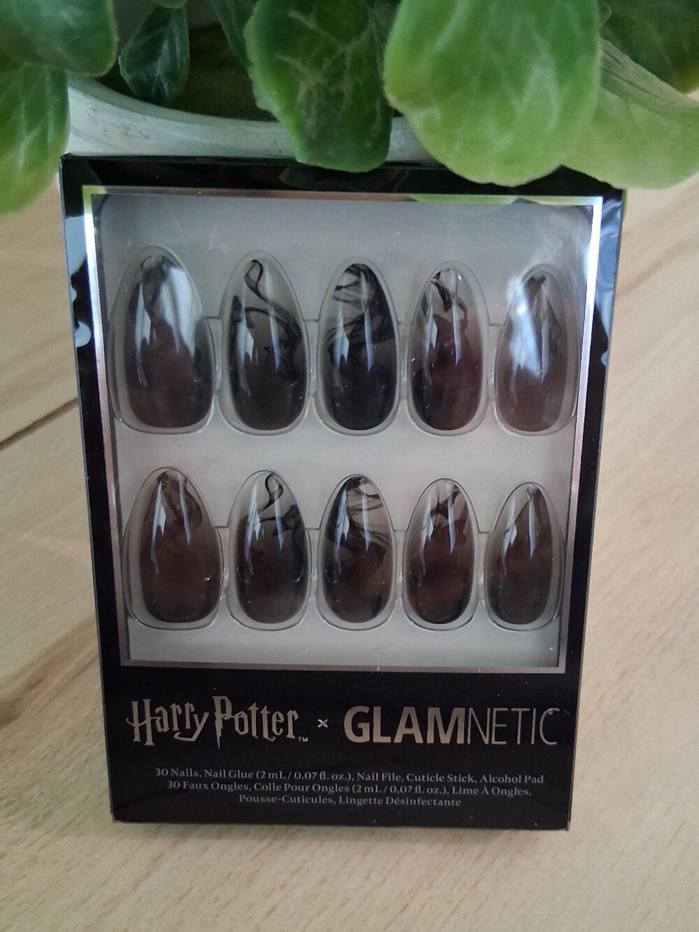 Glamnetic Press On Nails X Harry Potter Medium Almond Dementor
